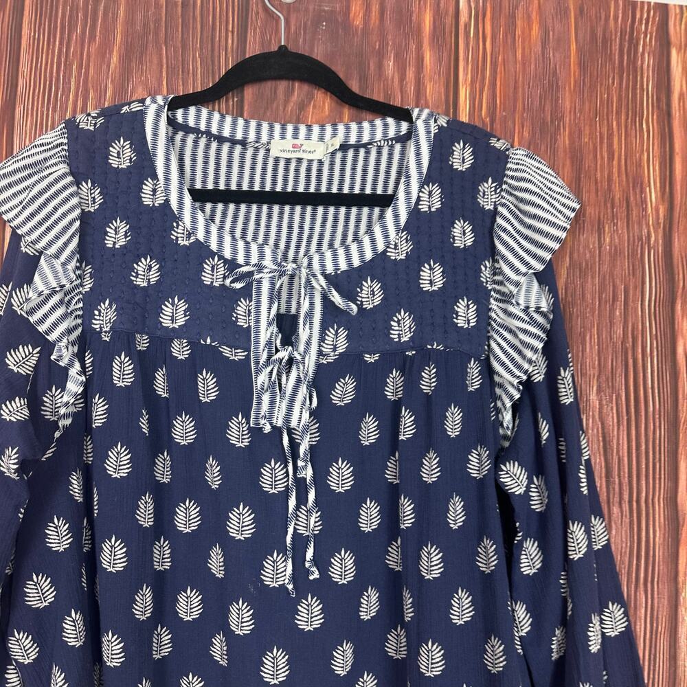 Vineyard Vines Deep Bay Fleur De Leaf Quilted Blouse Top Blue Ruffles Size XL - Picture 3 of 5